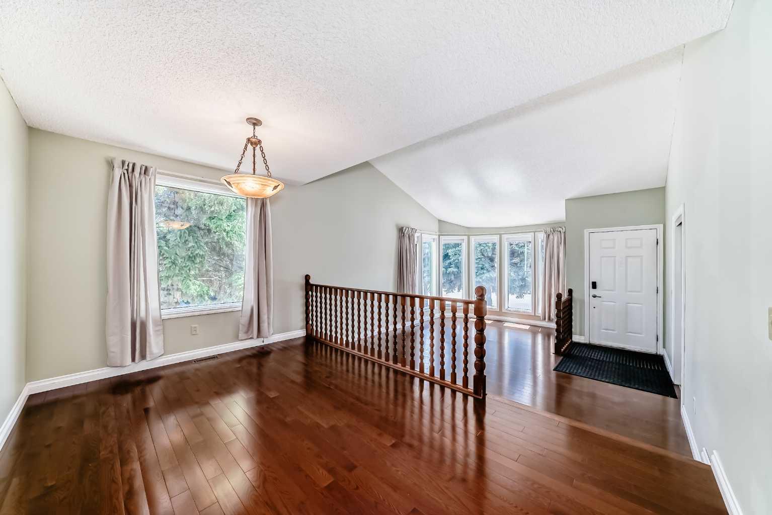 55 Woodstock Way SW
