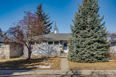 Photo of 407 Arlington Drive SE, Calgary, AB T2H 1S4 (MLS # A2299361)