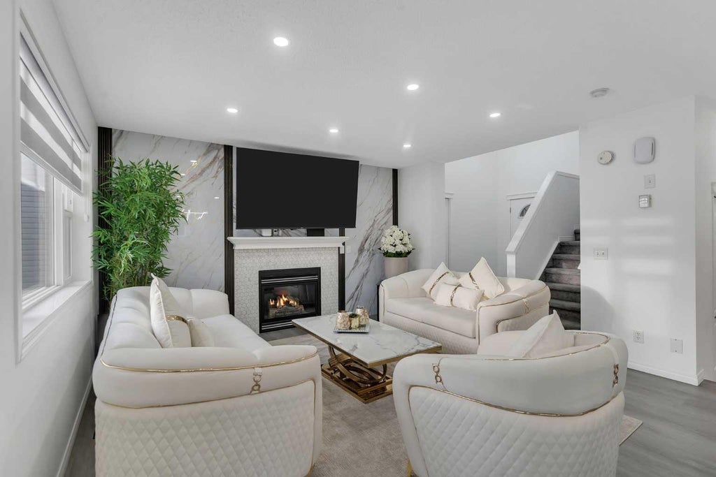 Photo of 41 Royal Birch Terrace NW, Calgary, AB T3G 5N7 (MLS # A2348010)