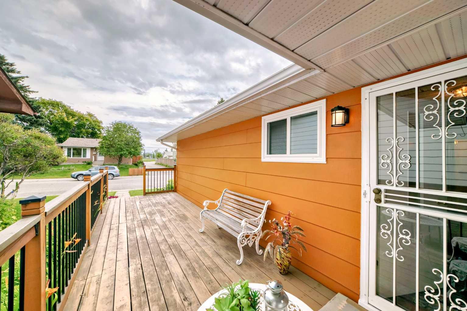 247 Doverview Crescent SE
