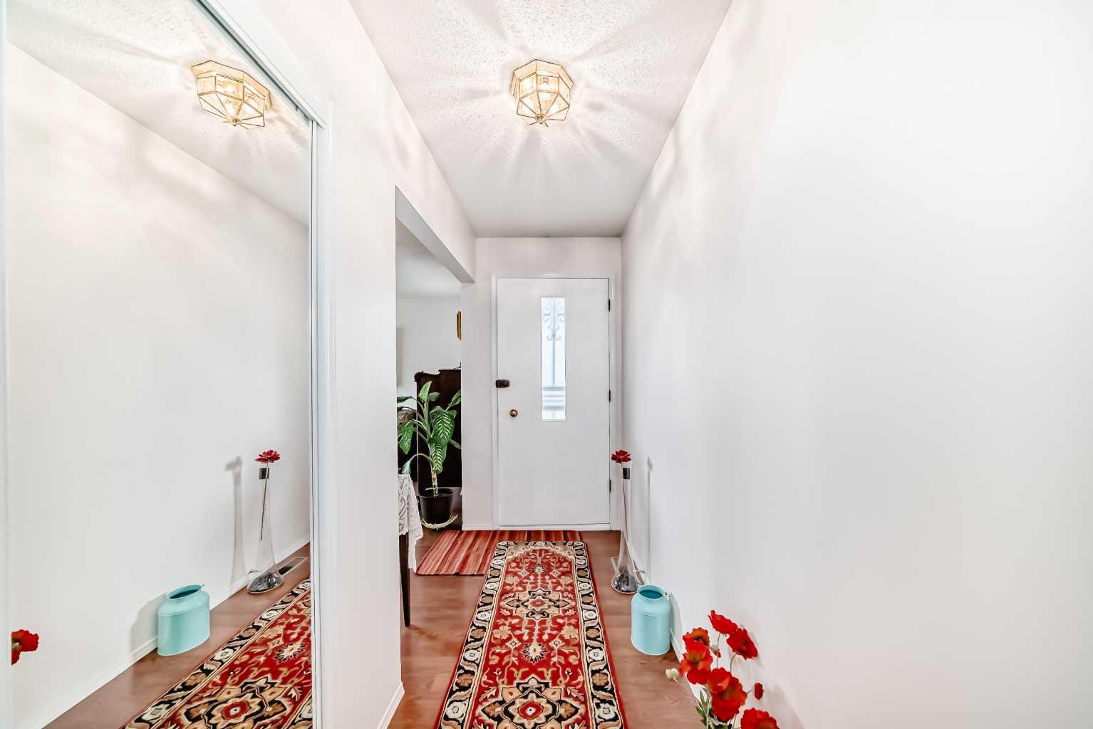 247 Doverview Crescent SE