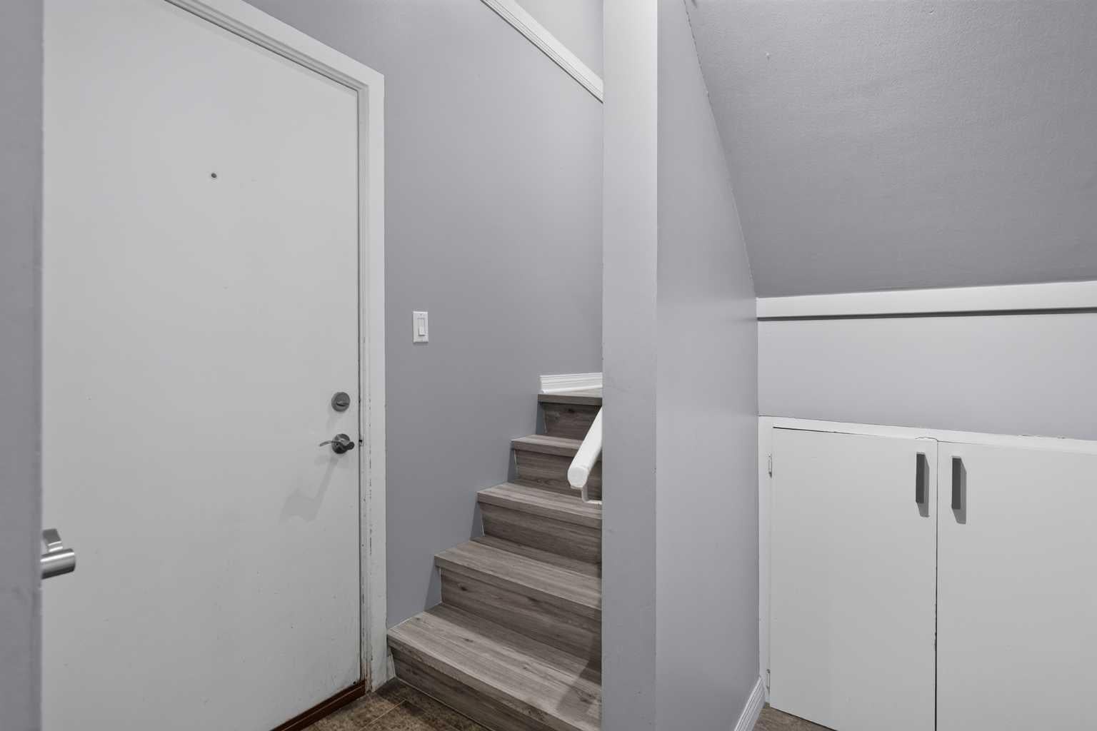 2520 Palliser Drive SW 1006