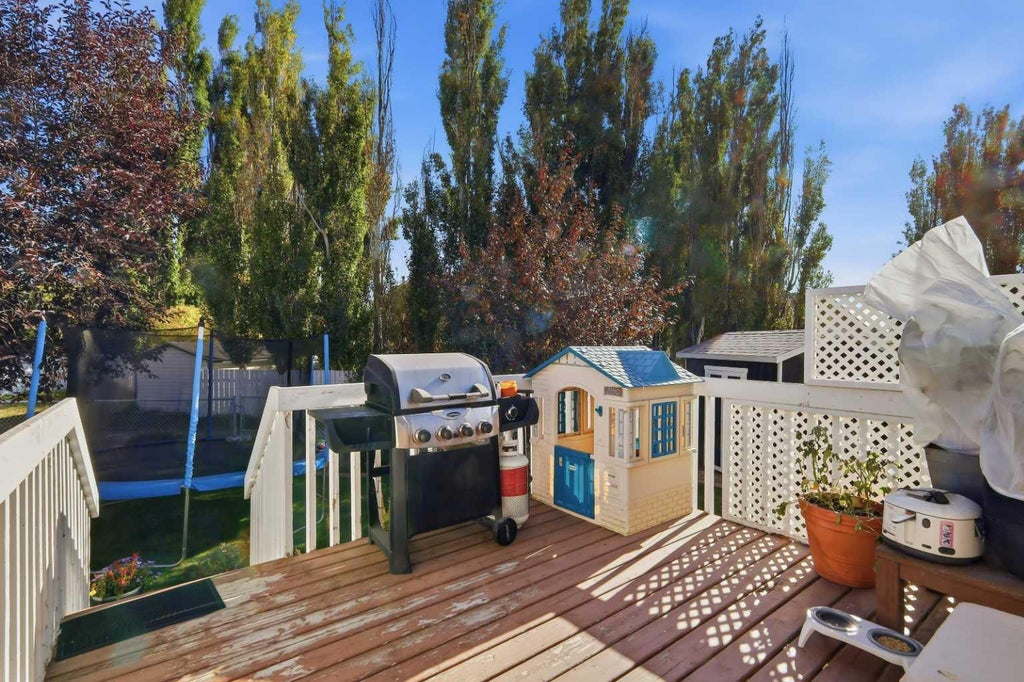 Photo of 6404 55 Avenue, Ponoka, AB T4J 1S2 (MLS # A2349570)