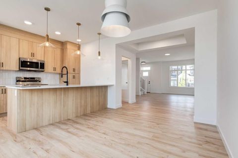 203 Tillotson Drive Okotoks AB T1S 4Z5