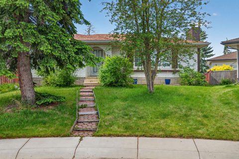 Photo of 35 Penworth Place SE, Calgary, AB T2A 4G4 (MLS # A2322832)