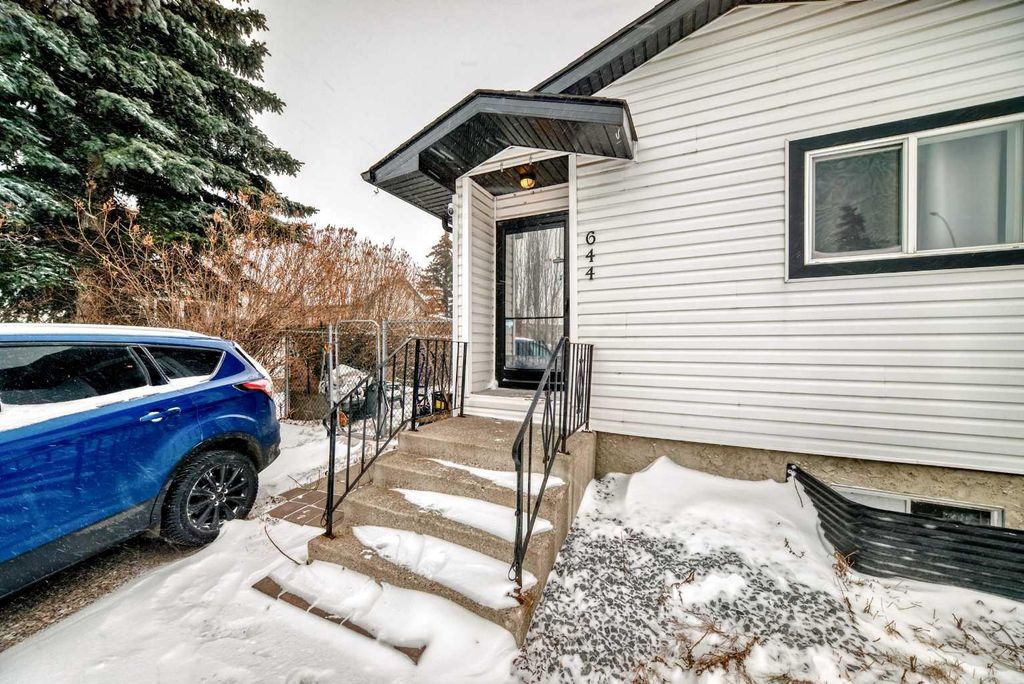 Photo of 644 Spring Haven Court SE, Airdrie, AB T4A 1C2 (MLS # A2288459)