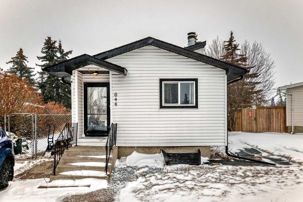 Photo of 644 Spring Haven Court SE, Airdrie, AB T4A 1C2 (MLS # A2288459)