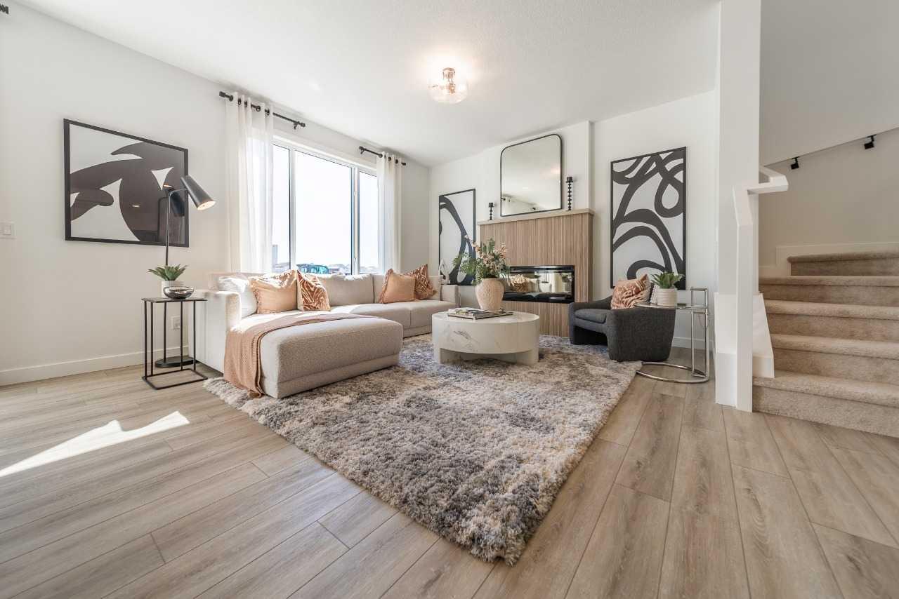 211 Langwell Common SE