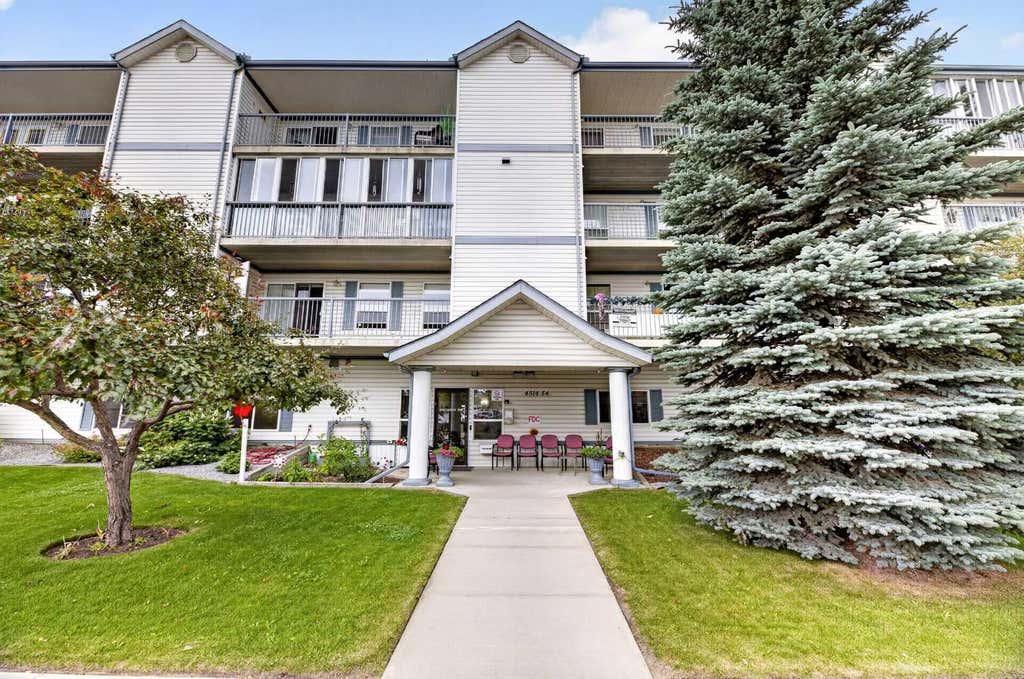Photo of 4514 54 Avenue #404, Olds, AB T4H 1W5 (MLS # A2336869)