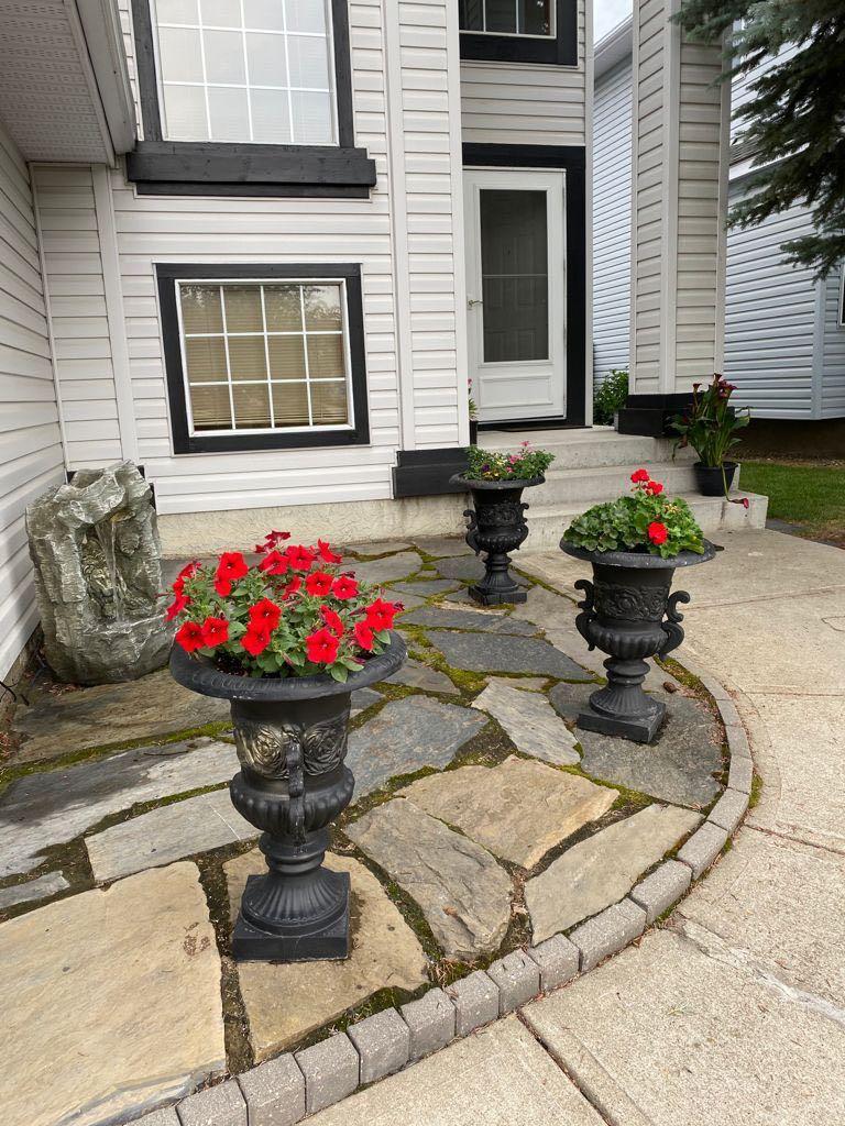 119 Valley Glen Bay NW