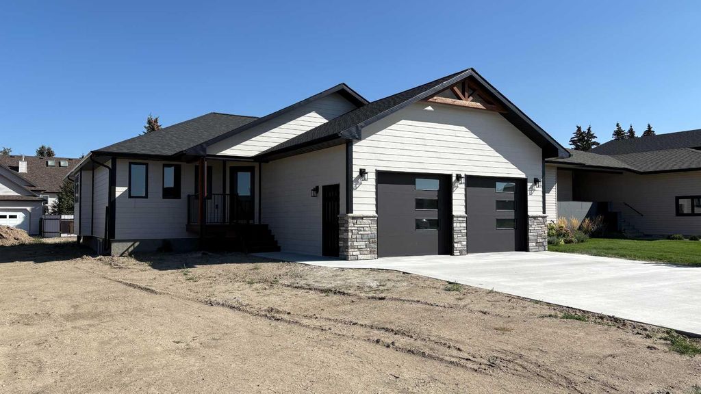 Photo of 3 Greenview Crescent, Foremost, AB T0K 0X0 (MLS # A2295426)