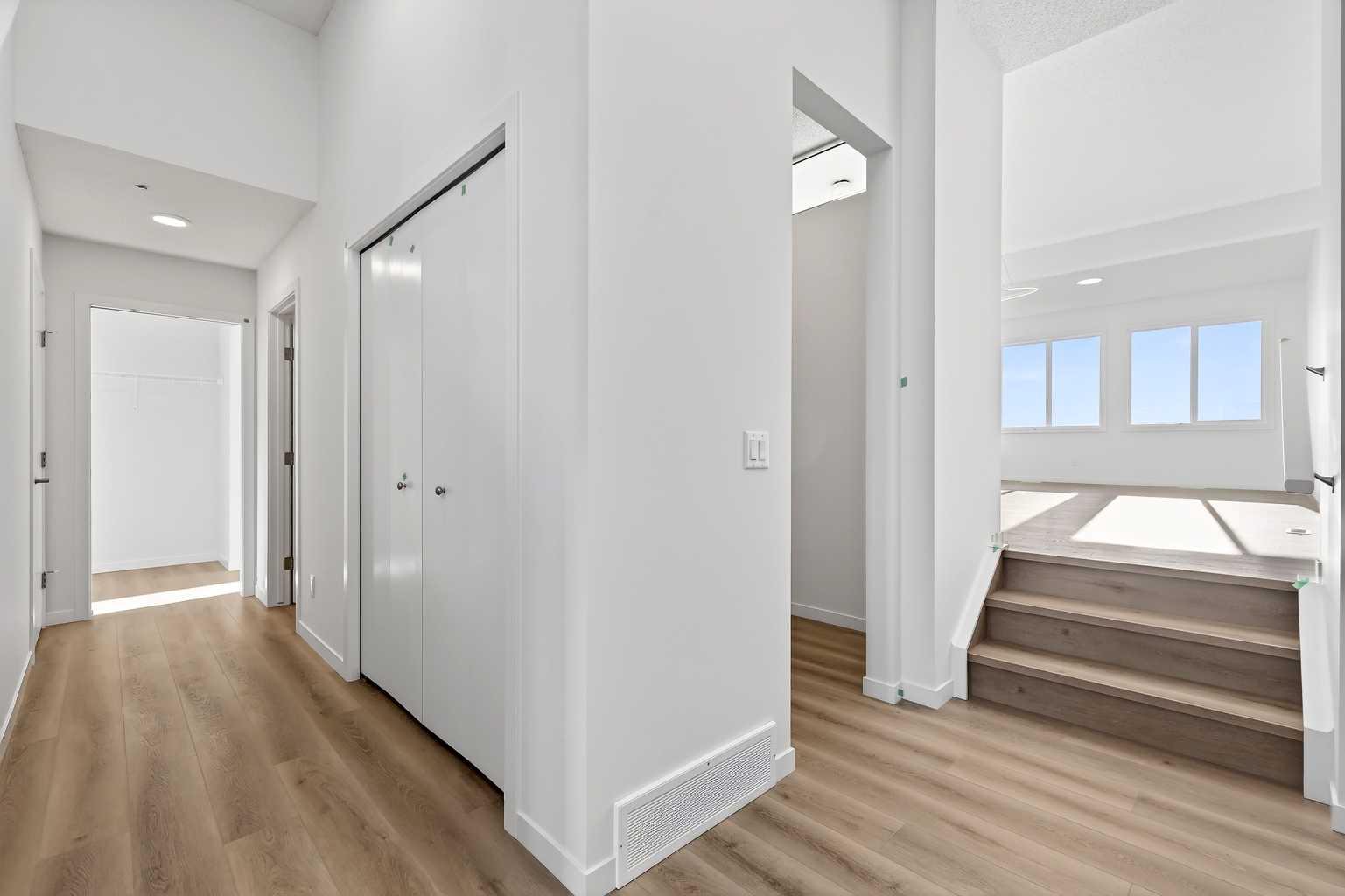 89 Corner Glen Avenue NE