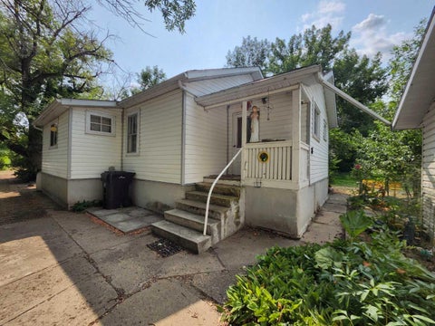 Photo of 227 6 Street, Drumheller, AB T0J 1B0 (MLS # A2306895)