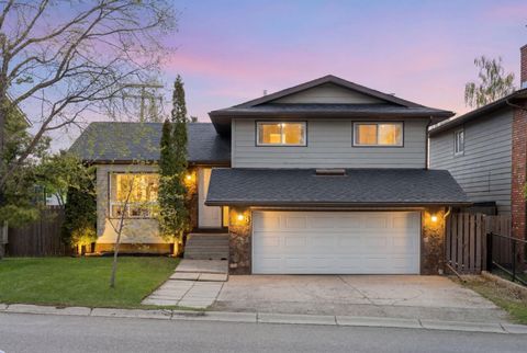 Photo of 8 Hawkwood Place NW, Calgary, AB T3G 1X6 (MLS # A2313839)
