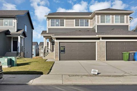Photo of 537 Chelsea Gardens, Chestermere, AB T1X 2V5 (MLS # A2268014)
