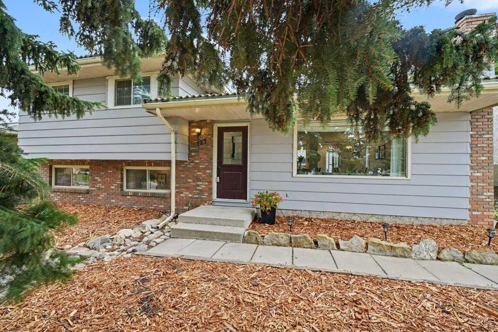 Photo of 727 120 Avenue SW, Calgary, AB T2W 1V4 (MLS # A2335651)