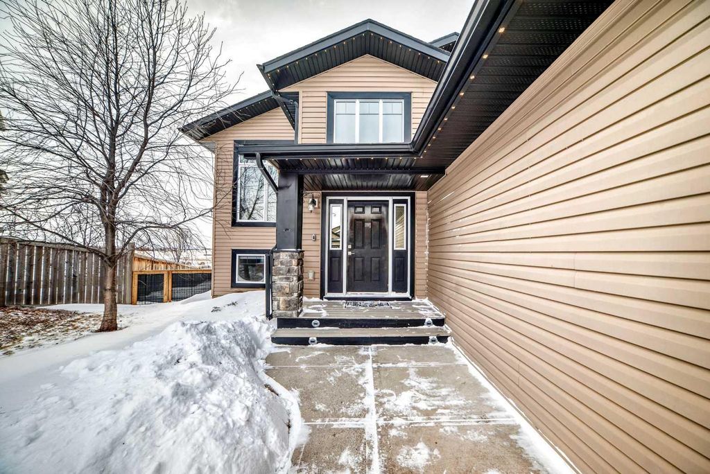 Photo of 504 500 Carriage Lane Place, Carstairs, AB T0M 0N0 (MLS # A2280510)