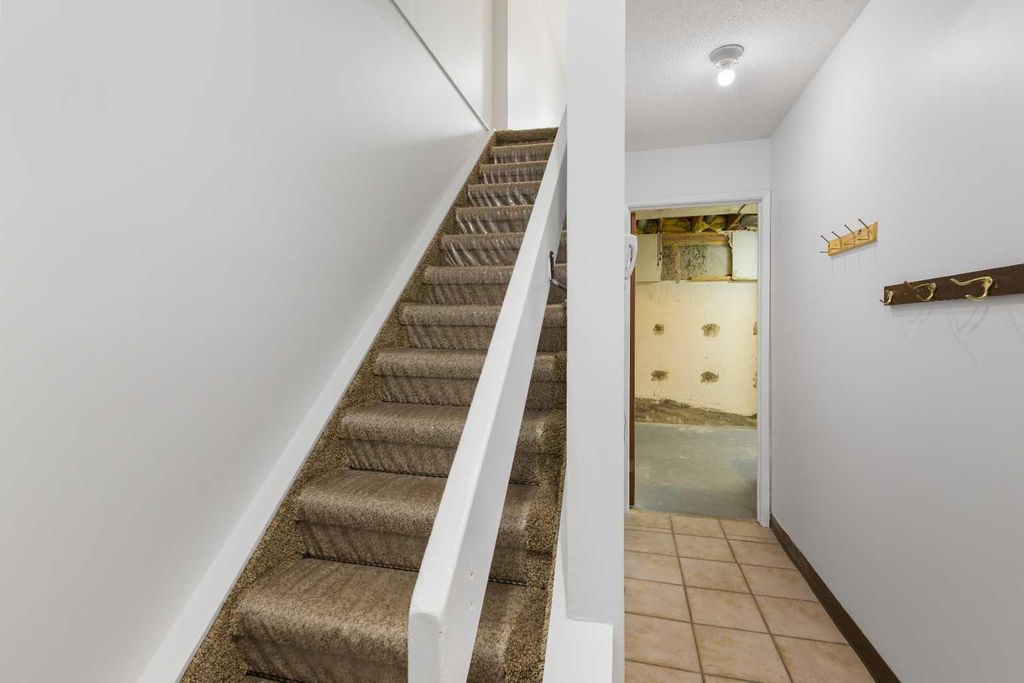 Photo of 1055 72 Avenue NW #72, Calgary, AB T2K 5S4 (MLS # A2299282)