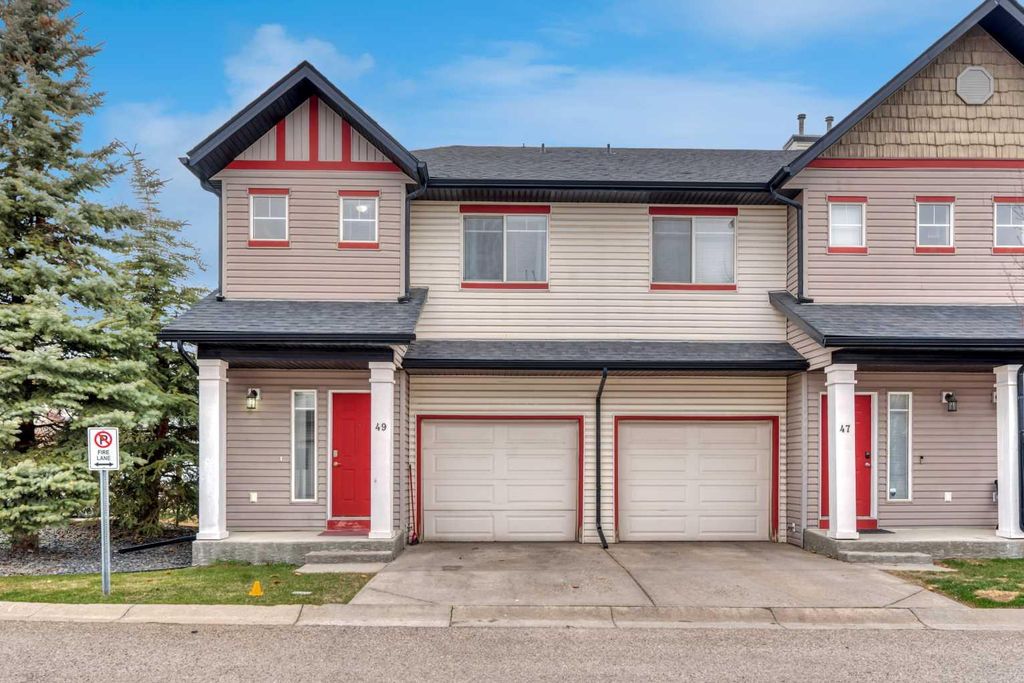 Photo of 49 Everridge Gardens SW, Calgary, AB T2Y 0G8 (MLS # A2305041)