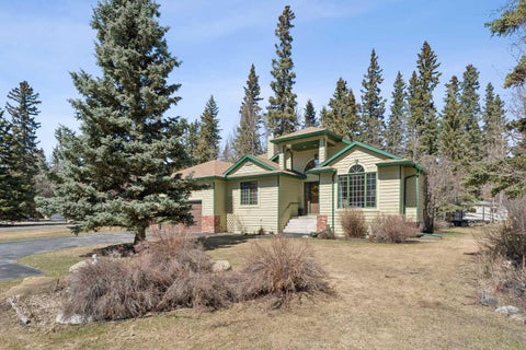Photo of 1 Manyhorses Bay, Rural Rocky View County, AB T3Z 1A1 (MLS # A2308864)