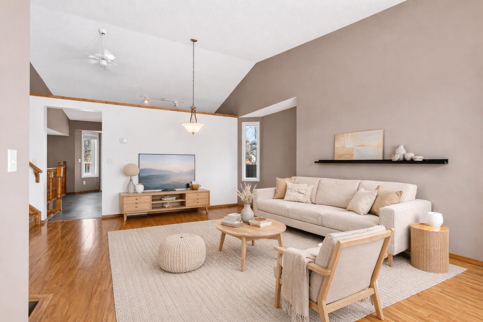 1208 Sunvista Way SE