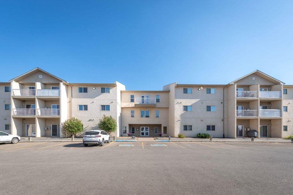 Photo of 6608 42 Street St #313B, Lloydminster, AB T9V 3L1 (MLS # A2283152)