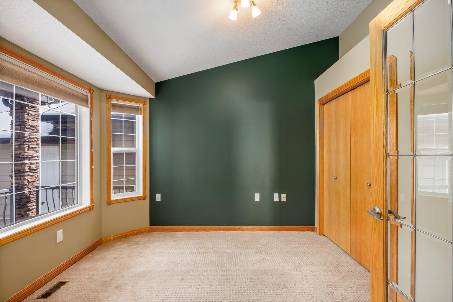 20 Hillcrest Boulevard