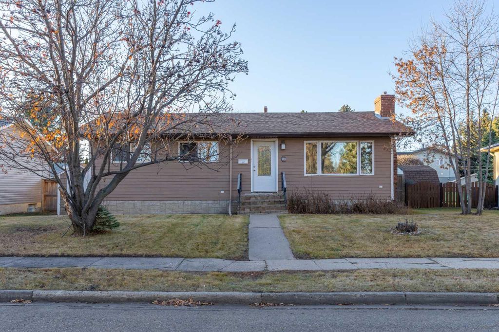 Photo of 31 Montrose Avenue, Camrose, AB T4V 2L6 (MLS # A2270584)