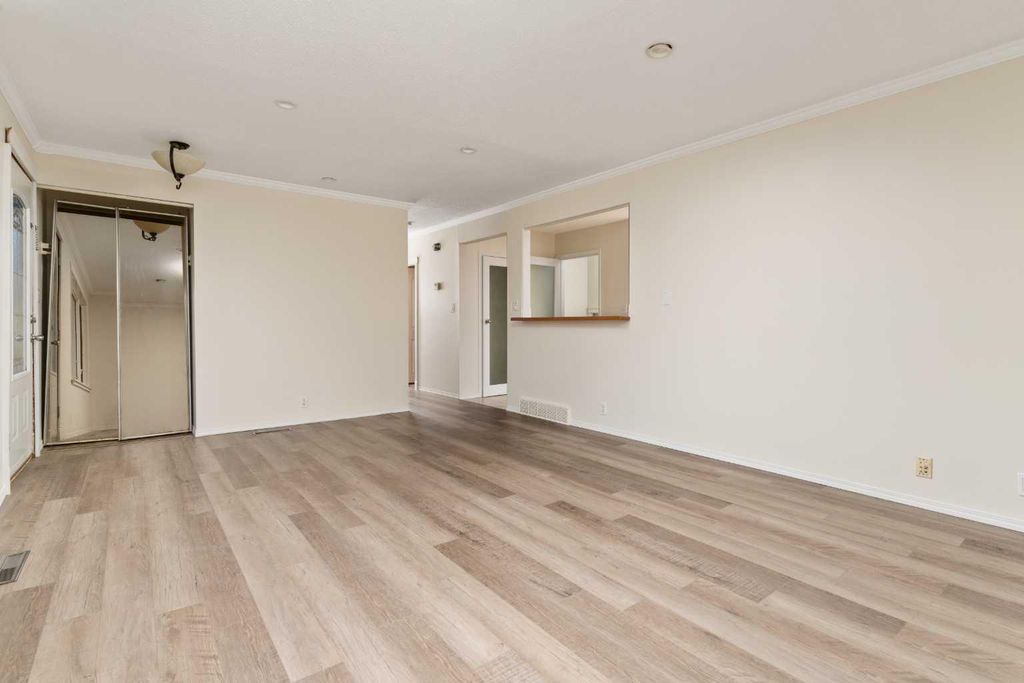 Photo of 31 Montrose Avenue, Camrose, AB T4V 2L6 (MLS # A2270584)