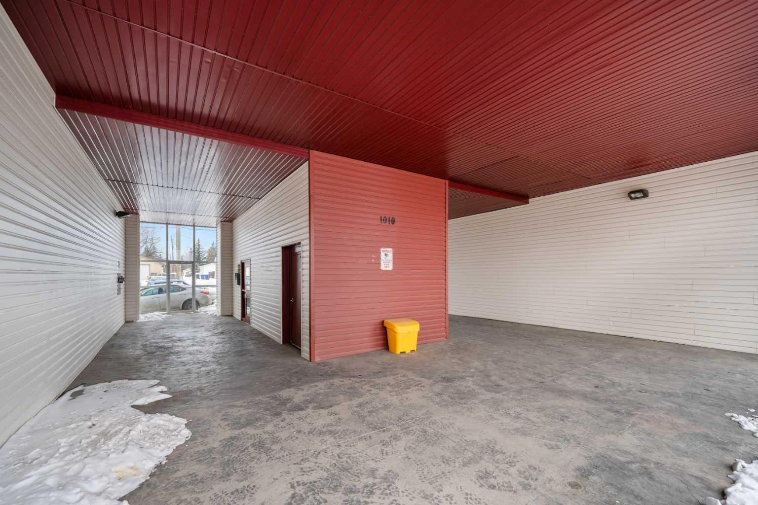 1010 Railway Street 208