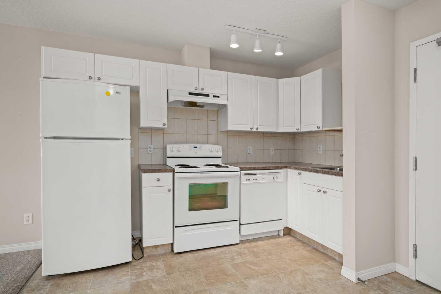 1010 Railway Street 208