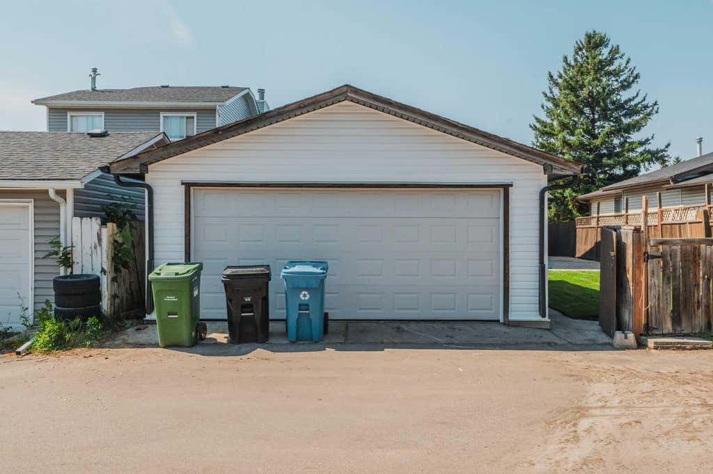 Photo of 20 Castlegrove Way NE, Calgary, AB T3J 1T7 (MLS # A2339339)
