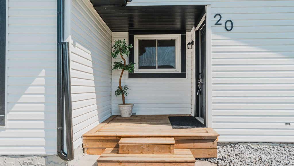 Photo of 20 Castlegrove Way NE, Calgary, AB T3J 1T7 (MLS # A2339339)