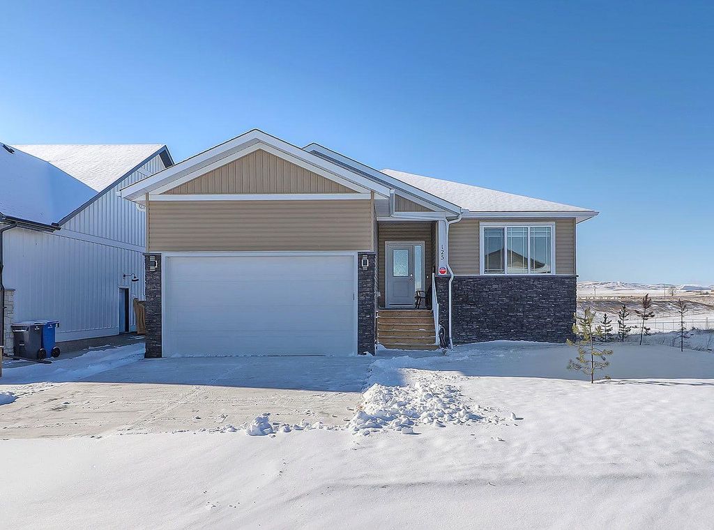 Photo of 125 Westview Drive, Nanton, AB T0L 1R0 (MLS # A2288042)