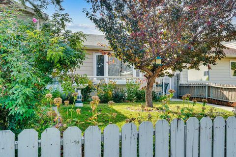 13 Falworth Way NE Calgary AB T3J 1C9