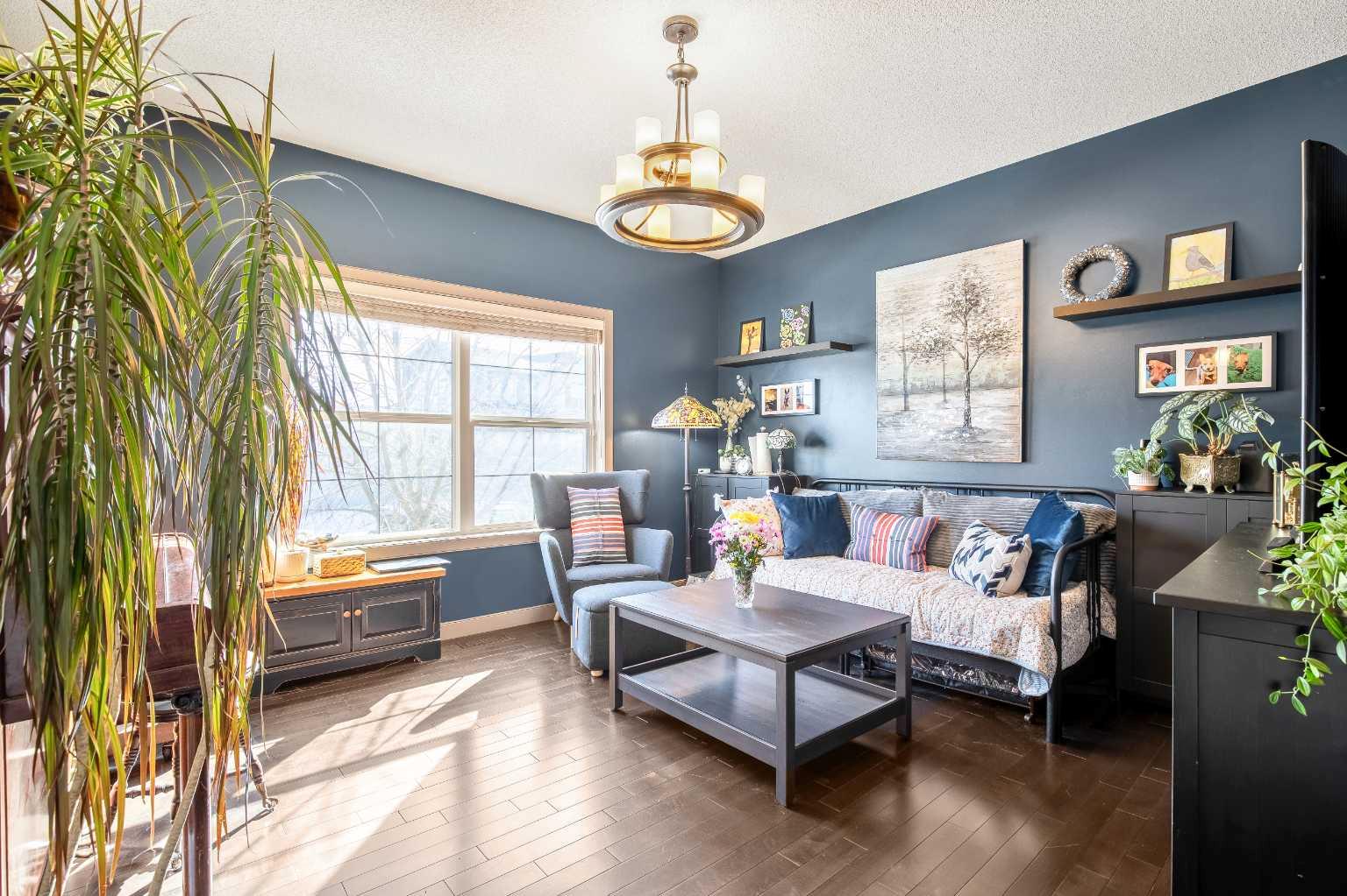 77 Elgin Meadows Manor SE