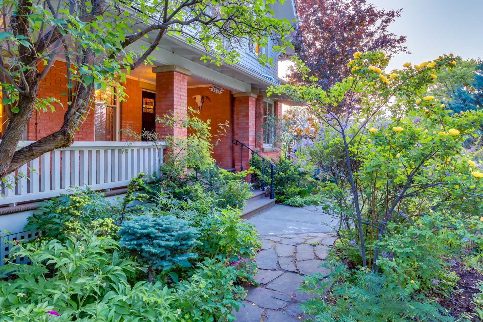 2209 Carleton Street SW