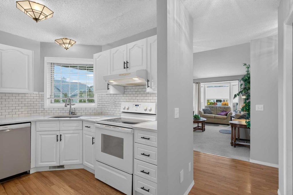 Photo of 47 Edenwold Green NW, Calgary, AB T3A 5B8 (MLS # A2353421)