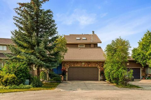 84 Edendale Crescent NW Calgary AB T3A 3W6