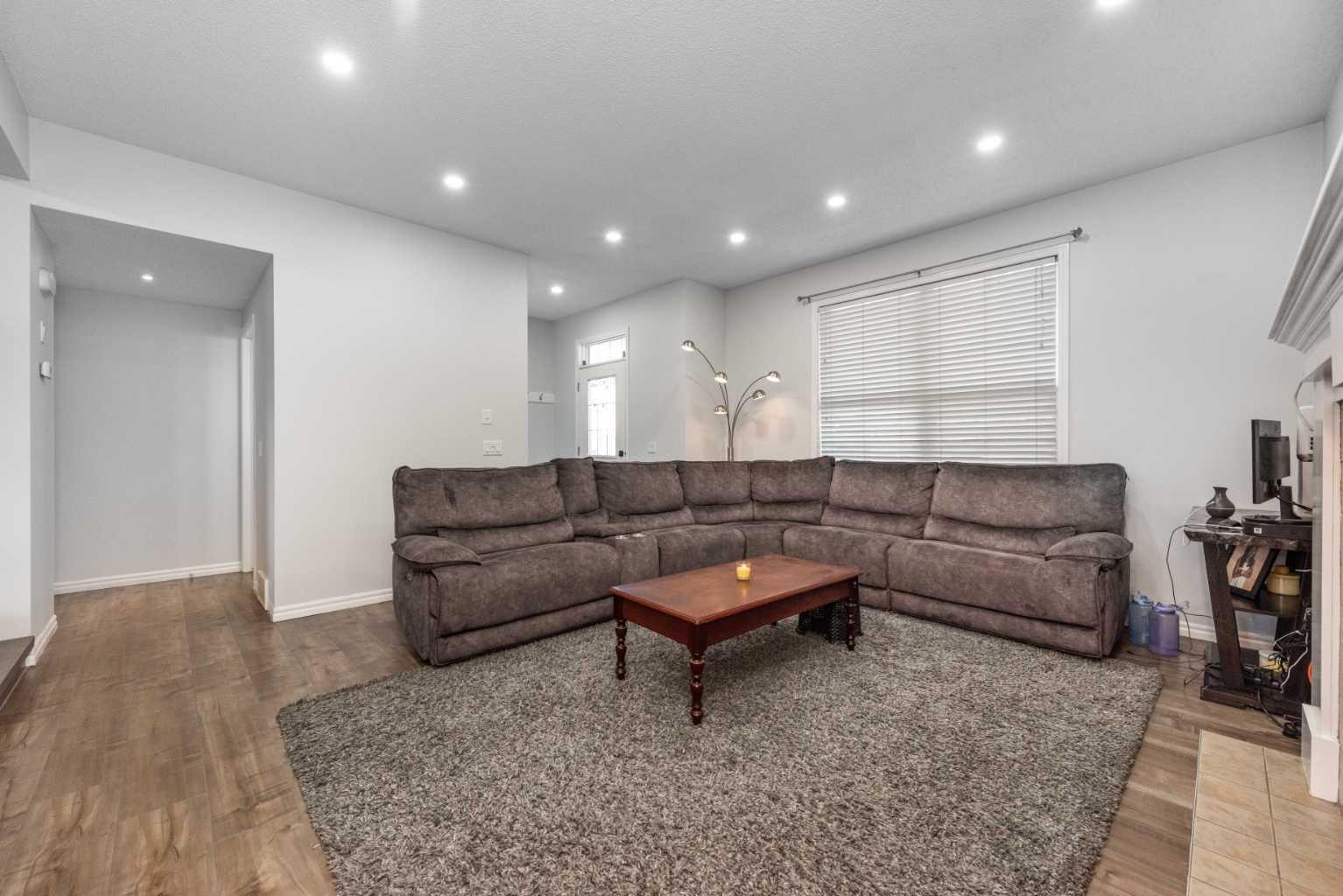 185 SKYVIEW RANCH Drive NE