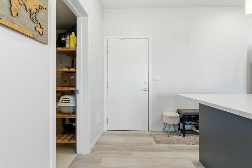 200 Harvest Hills Place NE 305