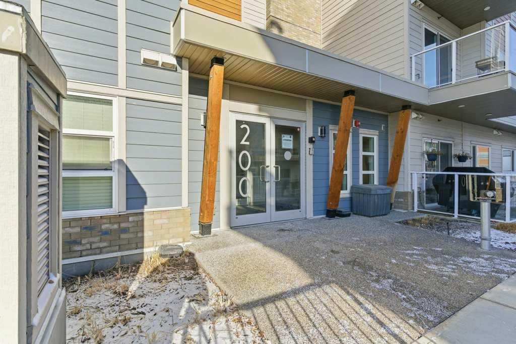 200 Harvest Hills Place NE 305