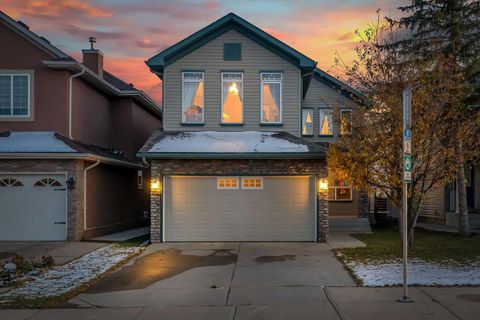 Photo of 15 Saddletree Drive NE, Calgary, AB T3J 5C7 (MLS # A2313777)