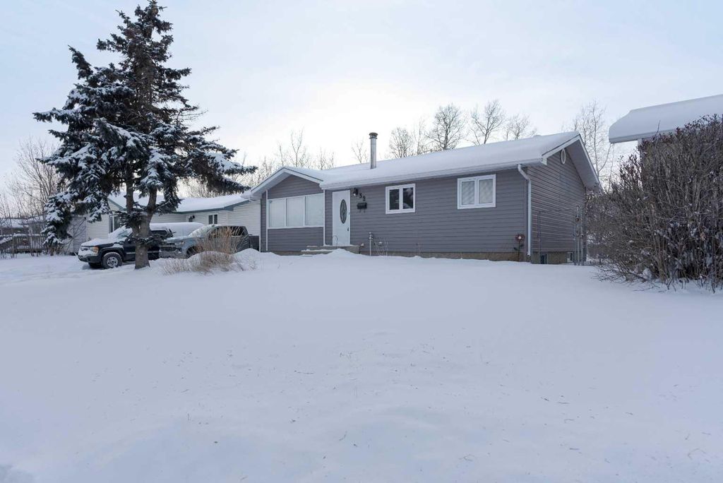 Photo of 32 Moberly Crescent, Fort McMurray, AB T9H 1G9 (MLS # A2289434)