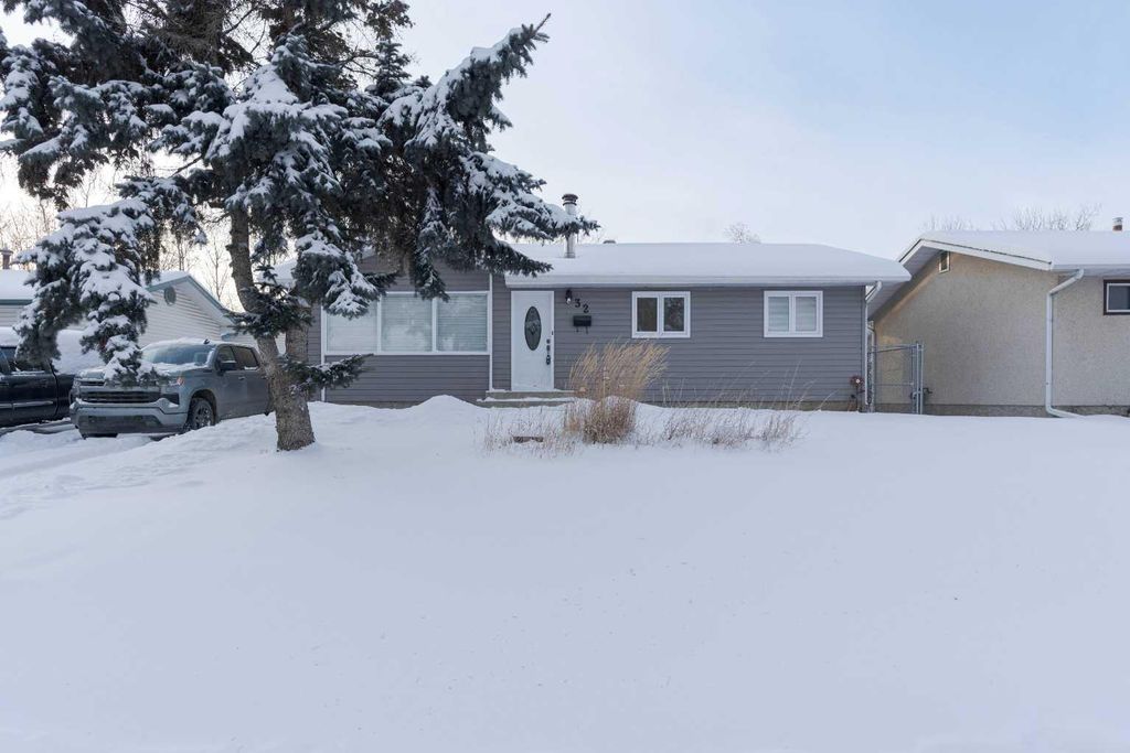 Photo of 32 Moberly Crescent, Fort McMurray, AB T9H 1G9 (MLS # A2289434)