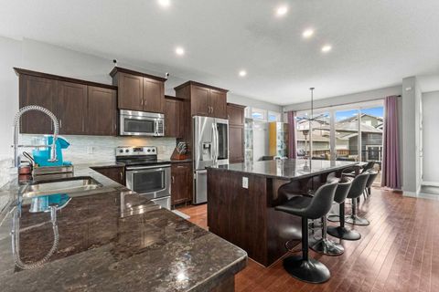 240 Evanspark Gardens NW Calgary AB T3P 0G5