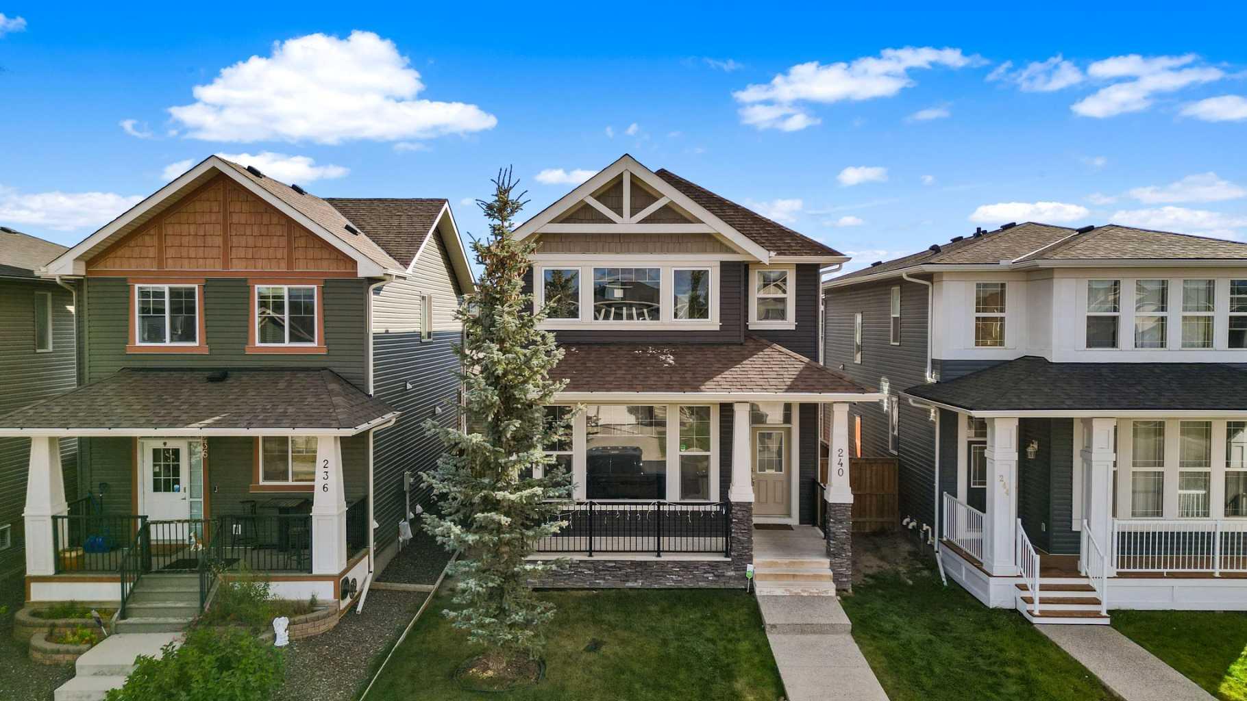 240 Evanspark Gardens NW