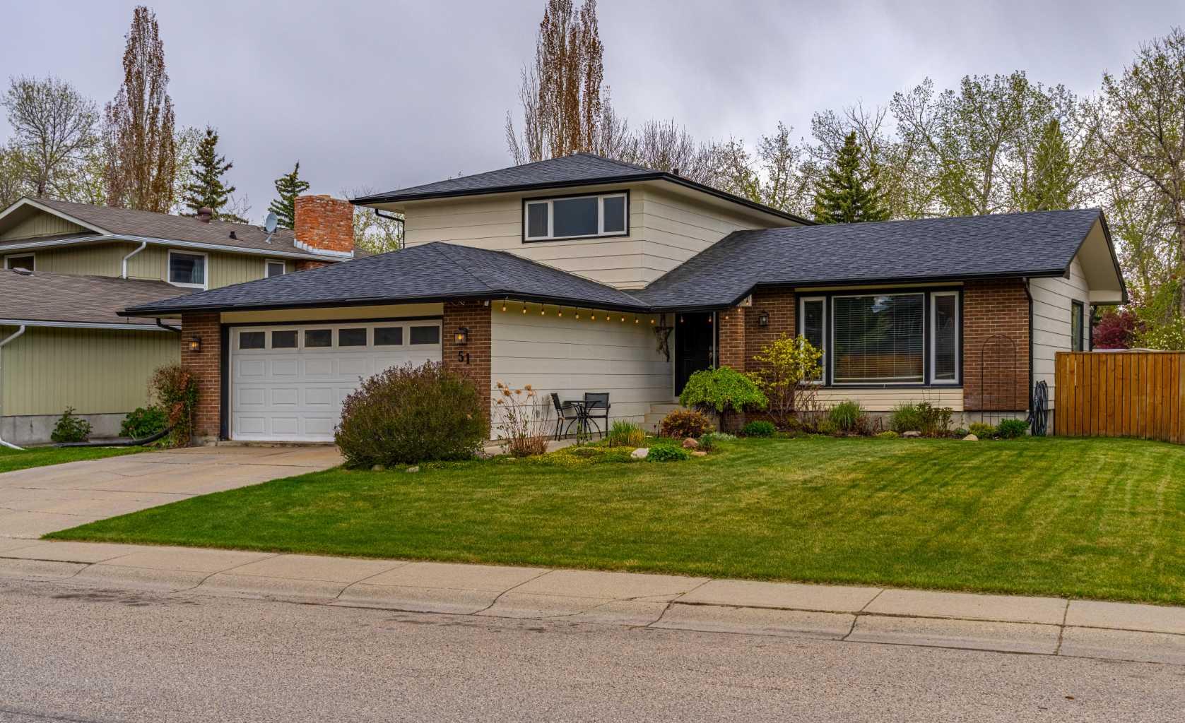 51 Midvalley Crescent SE