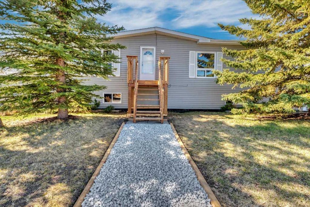 Photo of 333 Nelson Road, Carseland, AB T0J 0M0 (MLS # A2308228)