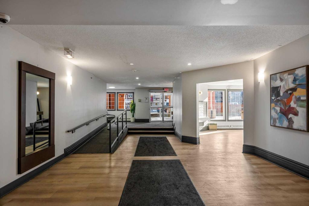 Photo of 126 14 Avenue SW #416, Calgary, AB T2R 0L9 (MLS # A2296522)